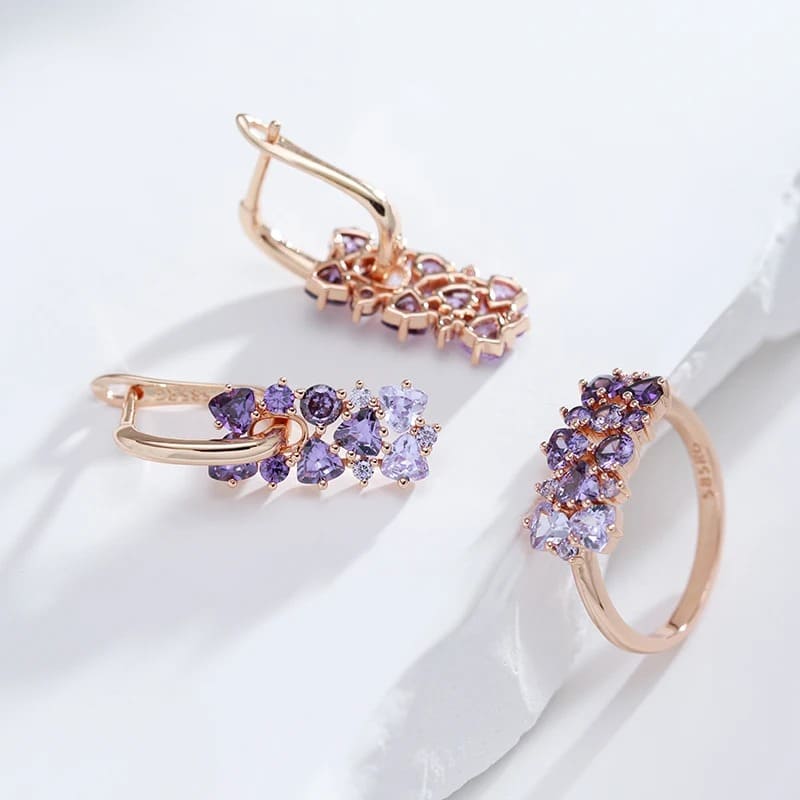 Anel de noiva ouro rosa
Anel de casamento feminino
Jóias finas ouro 14k
Zircônia roxa brilhante
Anel solitário ouro rosa