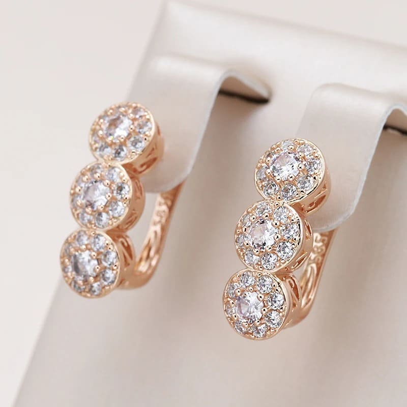 Brincos de ouro 18k
Brincos de prata 925
Brincos femininos 2025 (atualizado para o ano)
Brincos grandes fashion
Brincos delicados para dia a dia
Brincos de banho em ouro
Brincos de diamante pequenos
Brincos argola finos
Brincos pérola falsa elegantes
Brincos minimalistas dourados