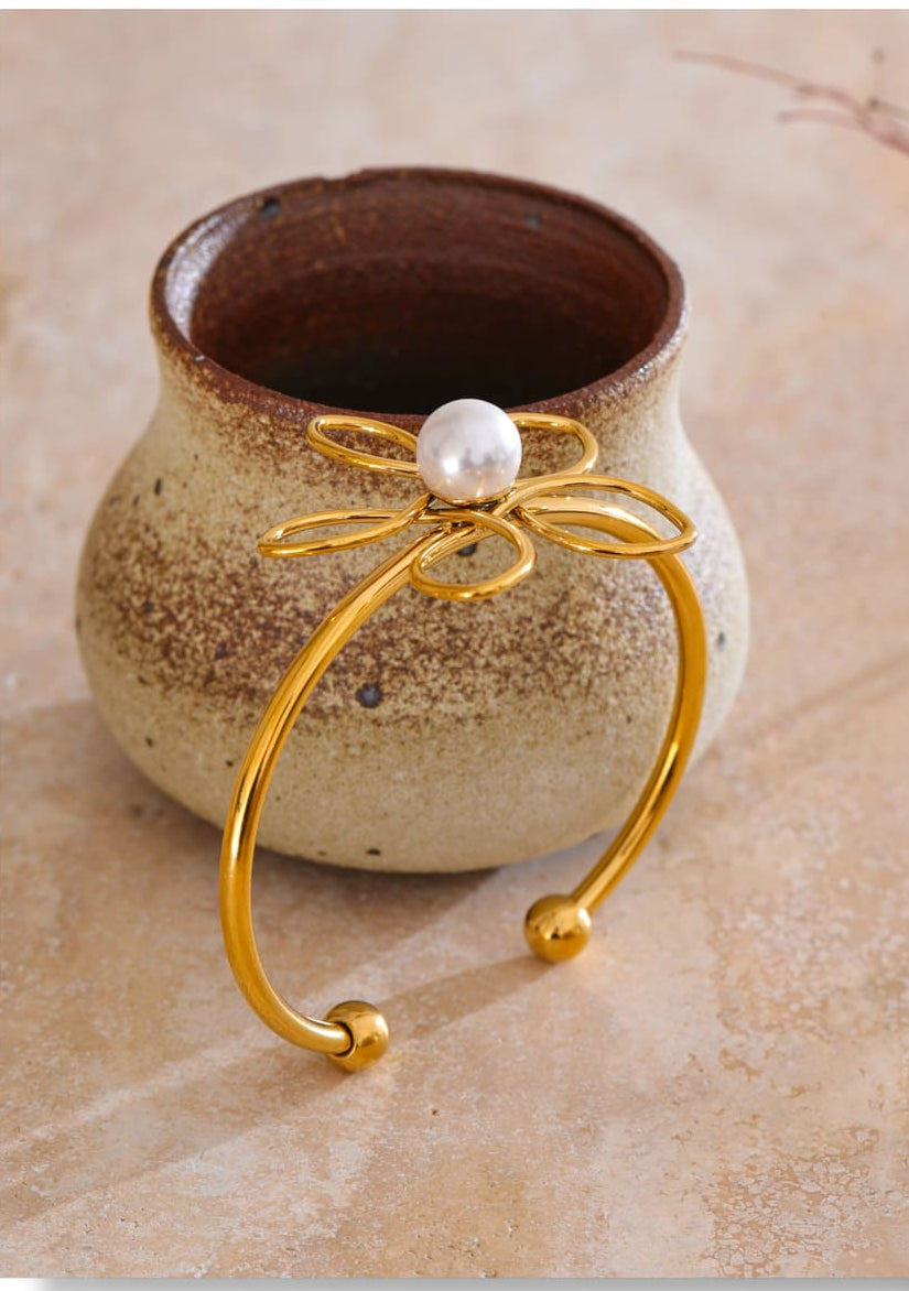 Pulseira Feminina Manguito de Flor Com Pérola