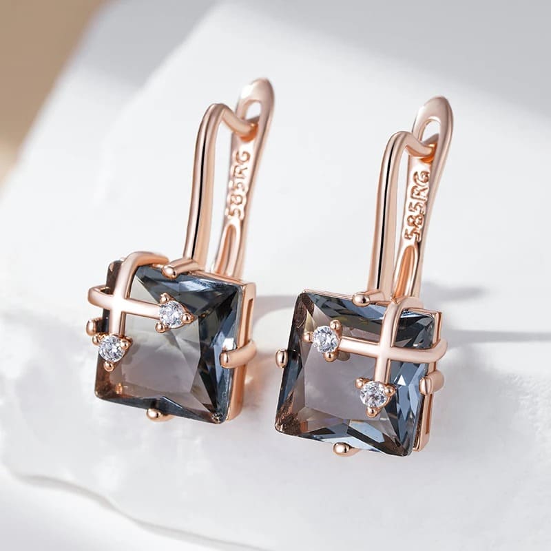 brilho delicado e elegante
acessórios que valorizam o look
presente feminino sofisticado
joia com cara de cara
conforto e beleza diária
toque de luxo acessível
brincos que combinam com tudo
estilo clássico com toque moderno