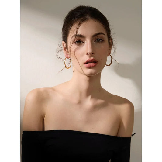 Brincos Minimalistas Banhados a Ouro 18K