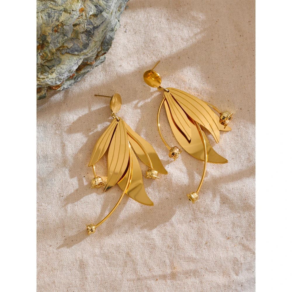Brincos Florais em Aço Inoxidável Banhado a Ouro 18K