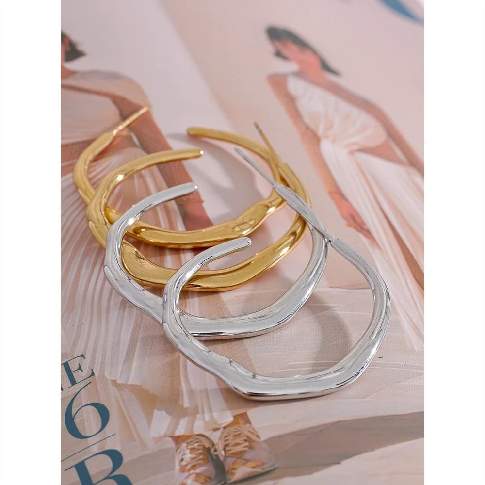 Brincos Minimalistas Banhados a Ouro 18K