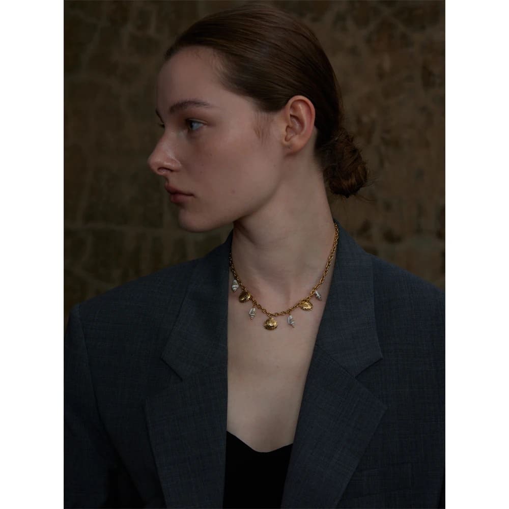 Colar Pingente de Concha Natural banhado a Ouro 18K