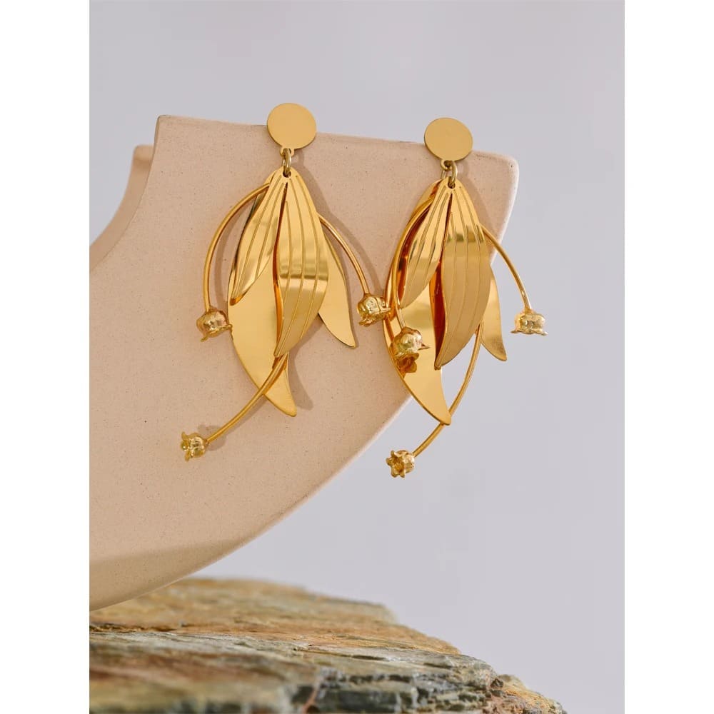Brincos Florais em Aço Inoxidável Banhado a Ouro 18K