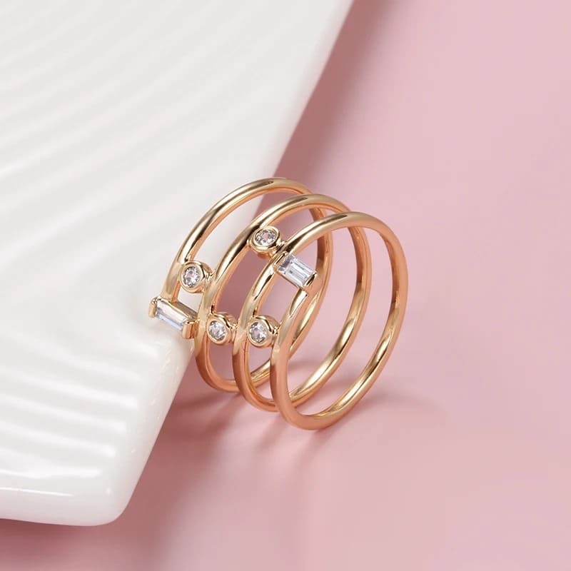 Anel Minimalista para Mulheres que Amam Joias Finas e Modernas