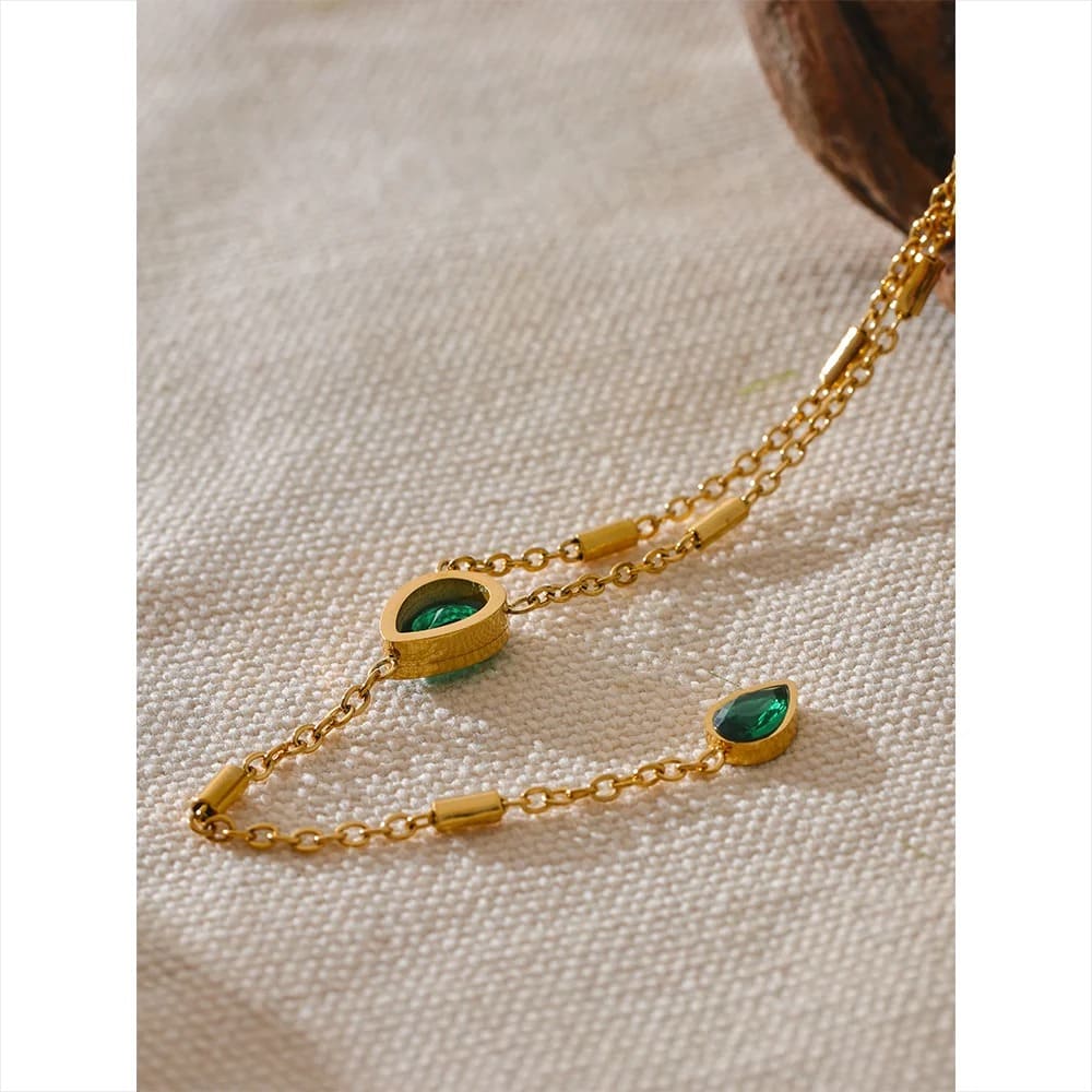 Colar com Pingente de Zircônia Verde