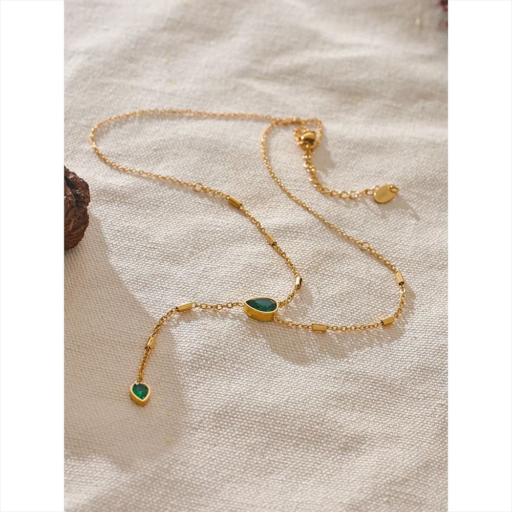 Colar com Pingente de Zircônia Verde