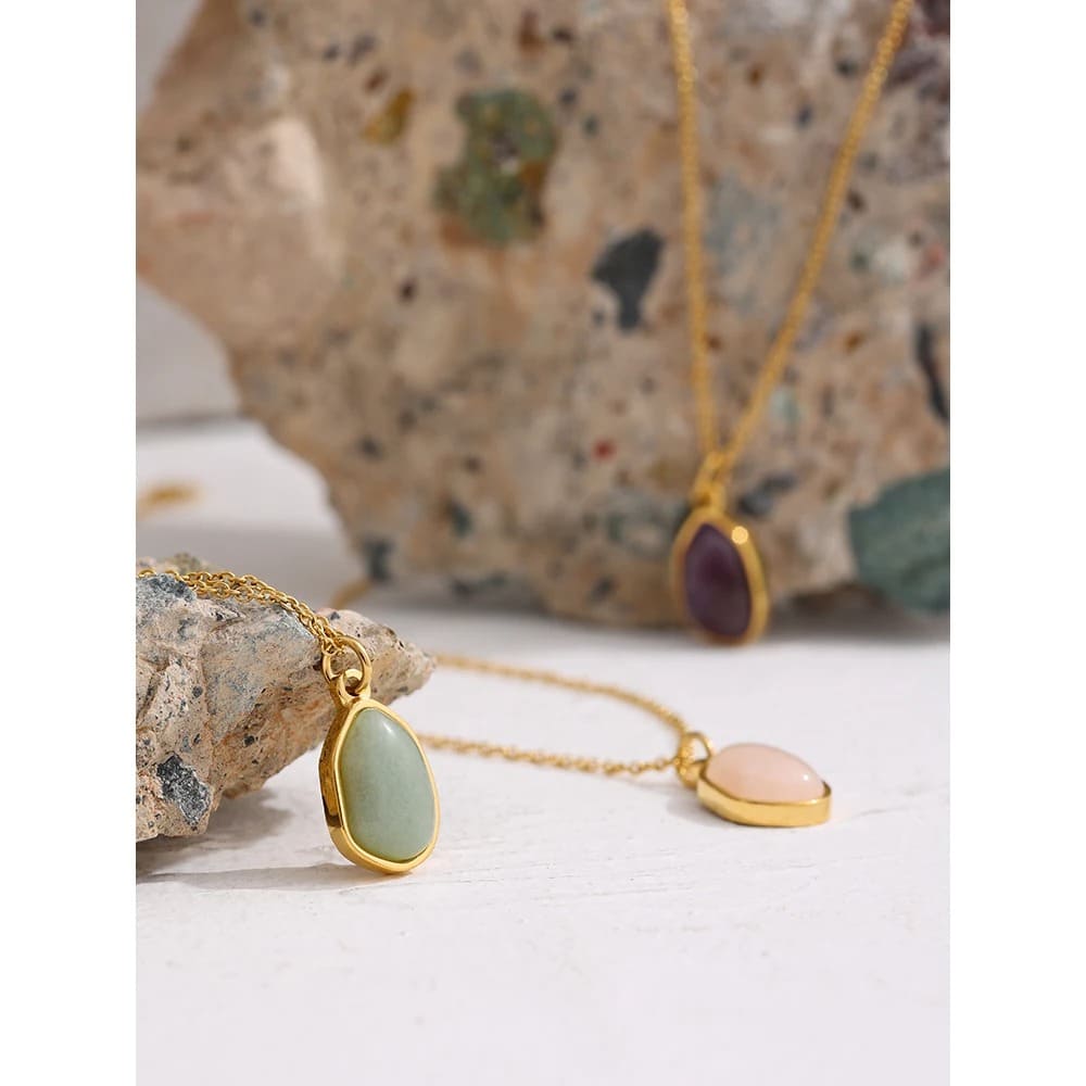 Colar Waterdrop em Pedra Natural