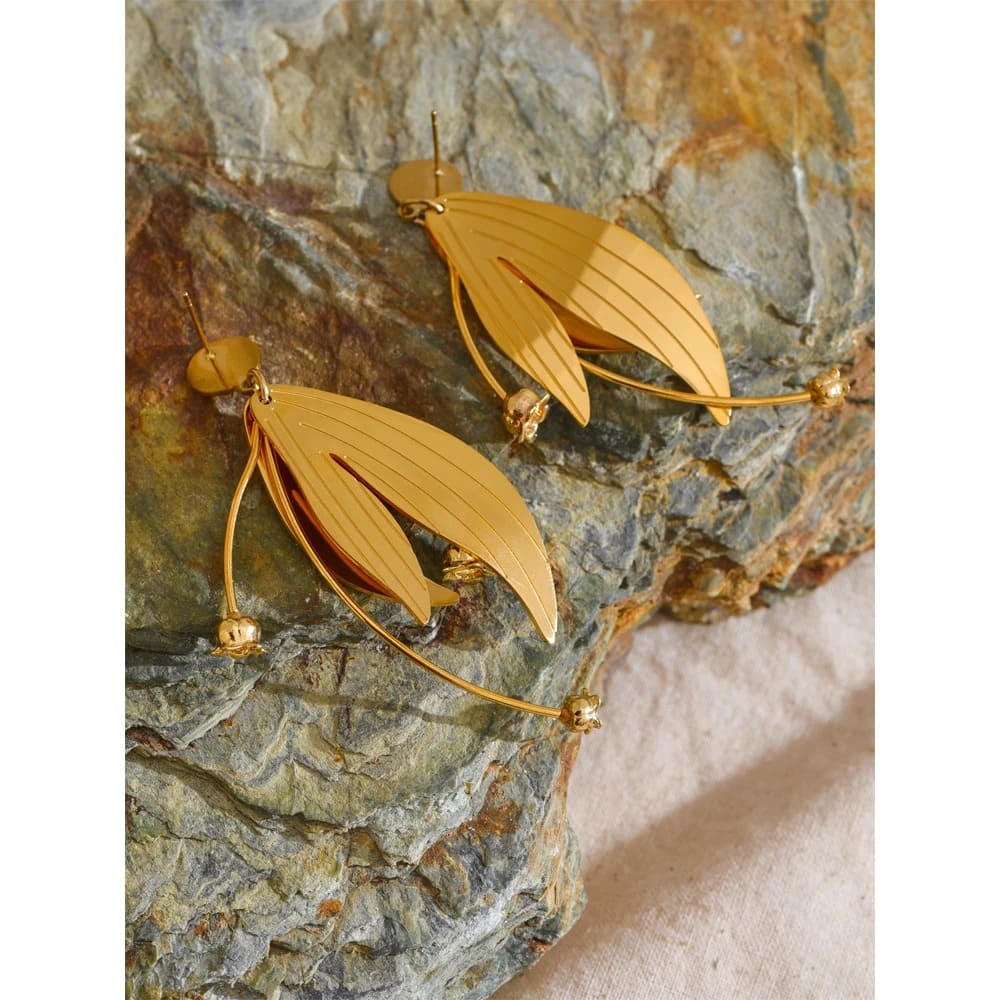 Brincos Florais em Aço Inoxidável Banhado a Ouro 18K