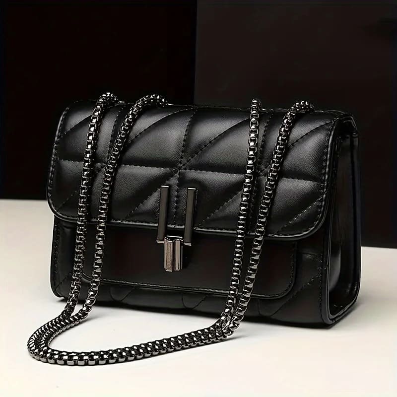 A Bolsa Lingge de Ombro, Bolsa Femininas de Ombro, Bolsa Femininas Pretas, Bolsa Femininas, Bolsa, Acessório Moderno, Presente Perfeito, Acessório de Luxo, Acessórios de Gala, Acessórios de Luxo Feminino, Acessórios de Moda Femininos, Acessórios e Makes, Acessórios Femininos de Alta Qualidade, Acessórios Femininos de luxo