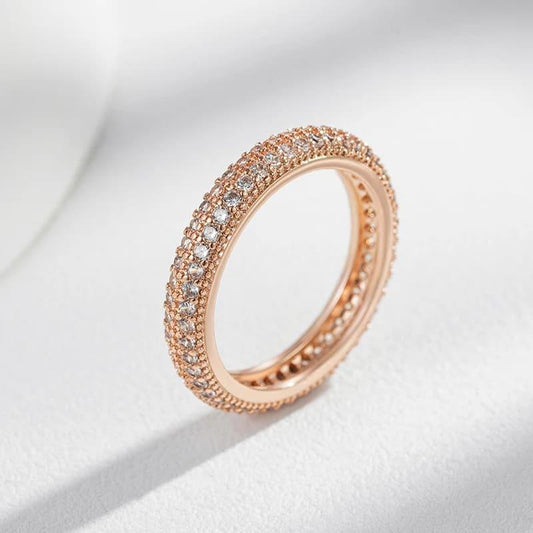 joia que combina com tudo

brilho para o dia a dia

elegância discreta

estilo atemporal feminino

joia que valoriza o look

presente perfeito para mulher

toque de luxo sutil