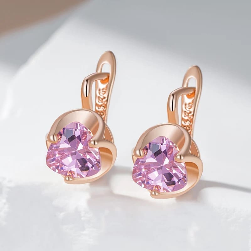Brincos Românticos em Ouro Rosa com Zircão – Luxo e Delicadeza no Dia a Dia