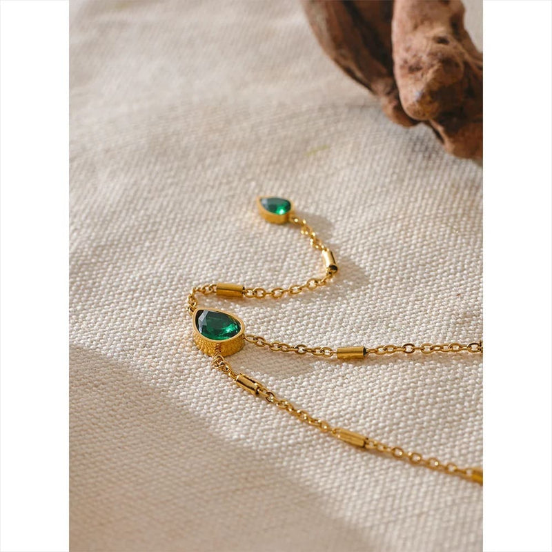 Colar com Pingente de Zircônia Verde