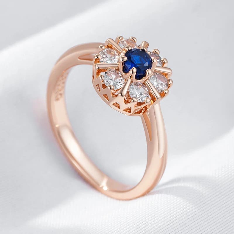 Anel Flor em Ouro Rosa 14K com Zircônia Azul Brilhante