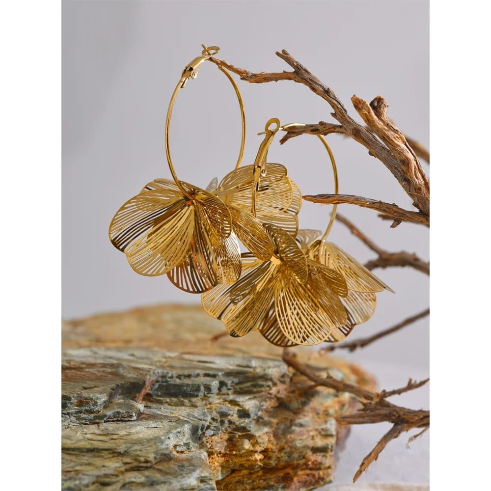 Brincos de Argola Grandes Flor de Metal – Design Exclusivo, Moda 2025
