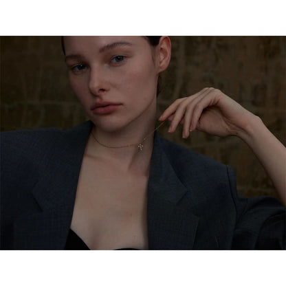 Colar Pingente Cruz Brilhante